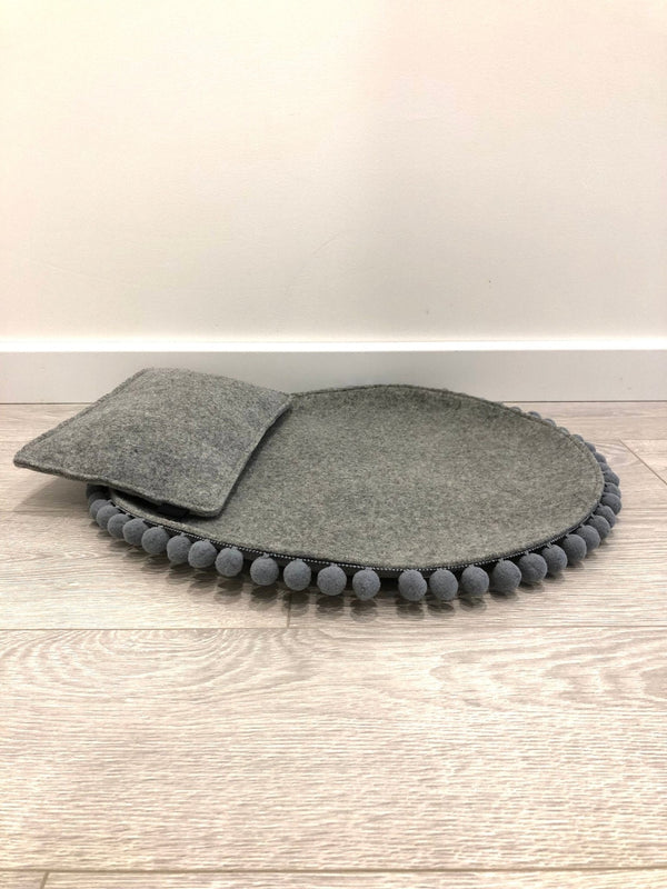 Saveplace® grey cat pillow (2 sizes) - Premium Beds & Blankets from Grey Chaos - Just $9.68! Shop now at PETGS